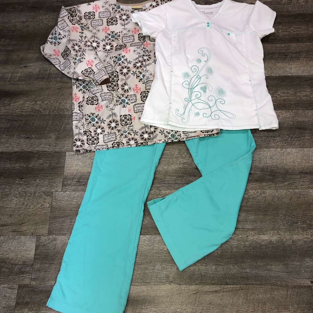 3 piece Scrubs set featuring Grey’s Anatomy scrubs and Tafford lab coat